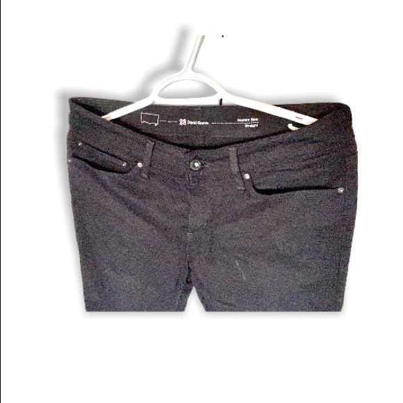 Brand new pair of black LEVIS jeans. Never worn. - Picture 2 of 6